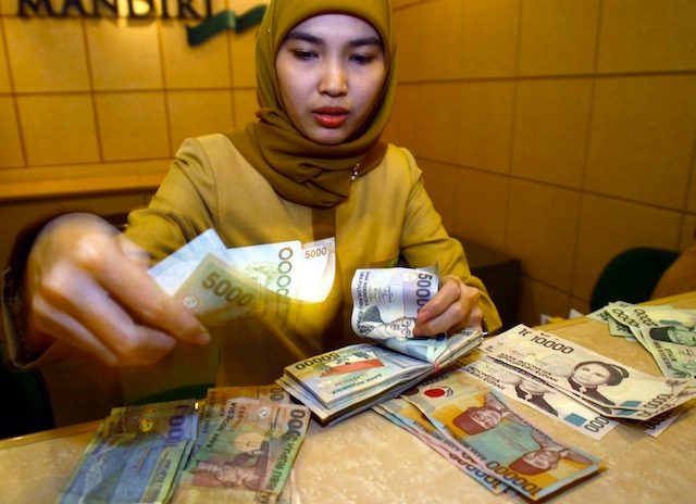 Indonesia’s economy grows slowest in 6 years in 2015
