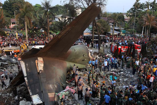 Highlights: Pesawat Hercules jatuh di Medan
