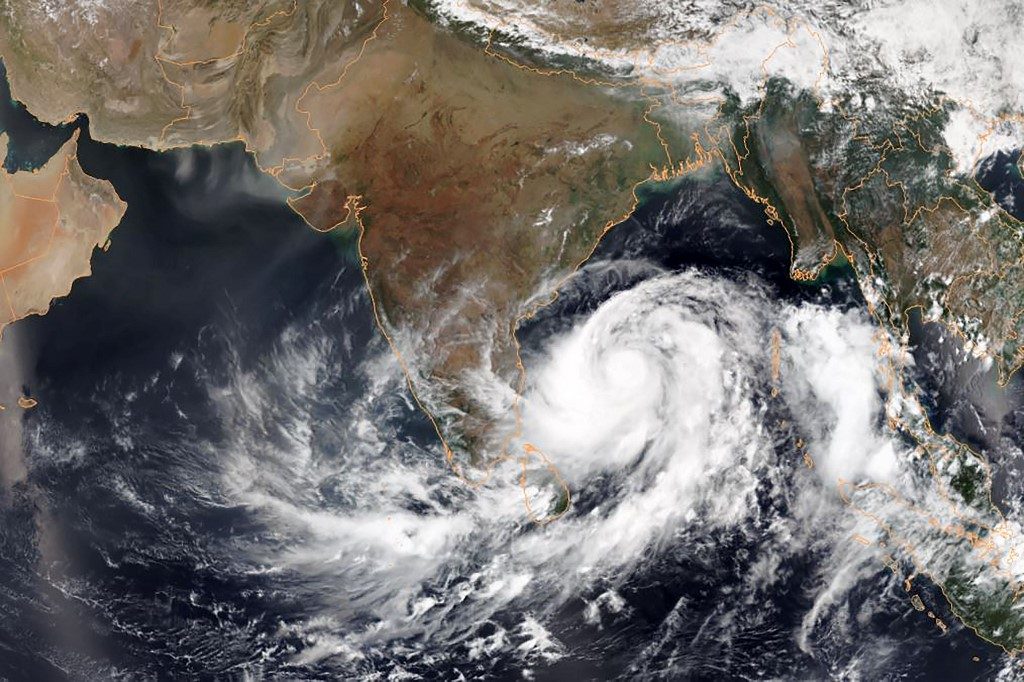 Mass evacuations as monster cyclone heads for India