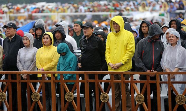 Kris Aquino, PNoy, family attend Pope Francis Luneta Mass