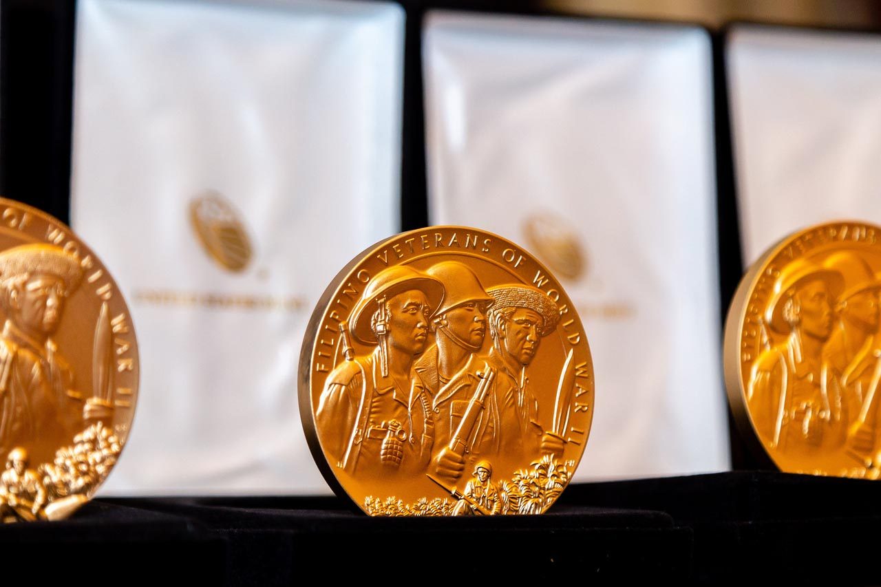 REPLICA. Bronze replicas of the US Congressional Gold Medal. 