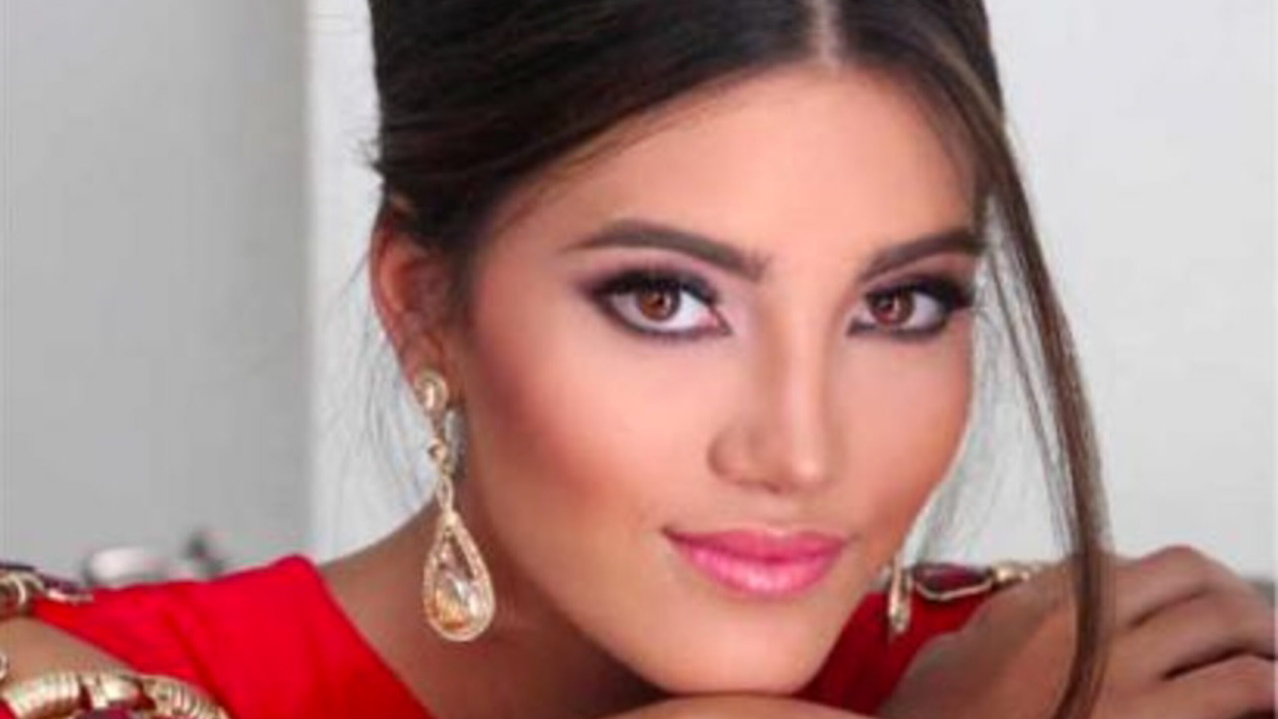 Puerto Ricos Stephanie Del Valle Crowned Miss World 2016