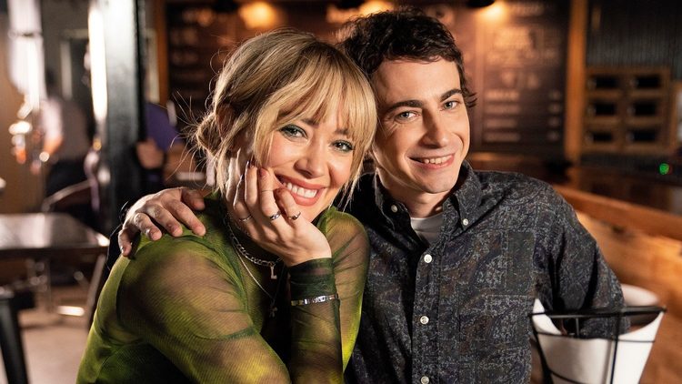 Best Friends Forever Adam Lamberg Joins Hilary Duff In New Lizzie Mcguire Series