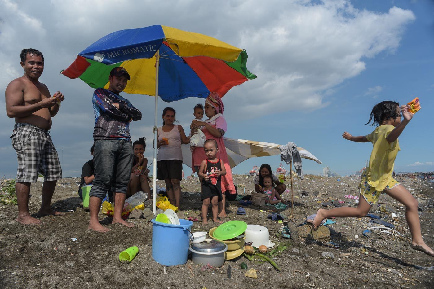 THE POOR'S BORACAY. More than a thousand  people mostly from Metro Manila's urban poor communities flock to Baseco during summer months.   
