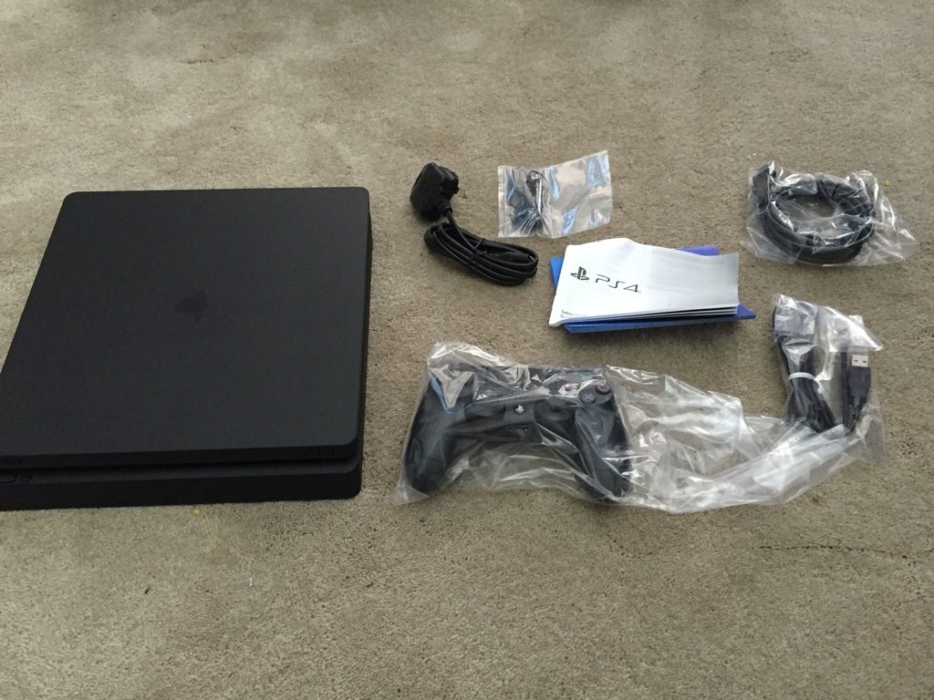 PlayStation 4: What's in the box - Polygon