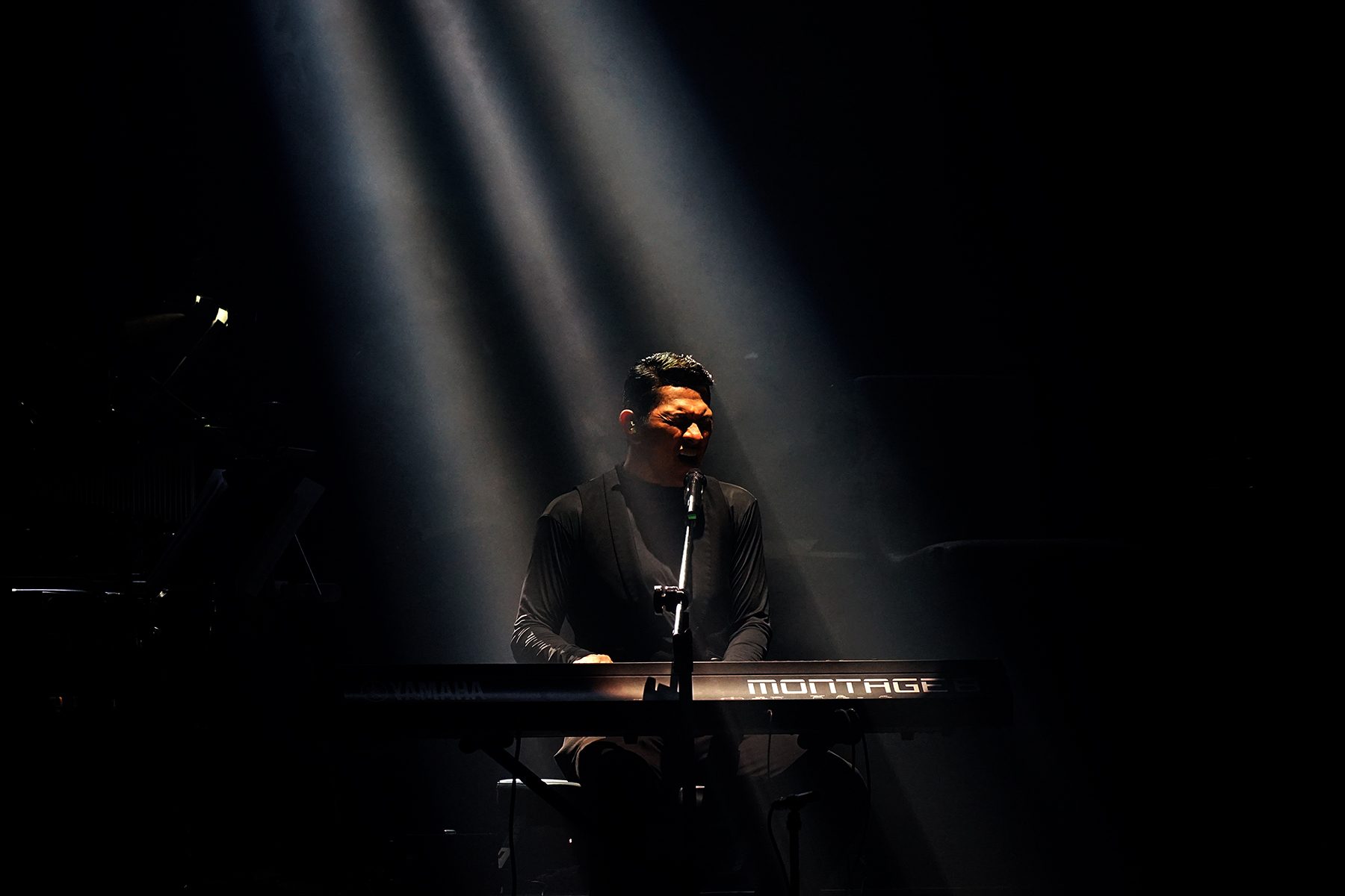 QUIET MOMENT. Gary V performs 'Take Me Out of the Dark.' 