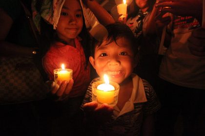 Hujan deras tidak menghentikan Earth Hour di Davao