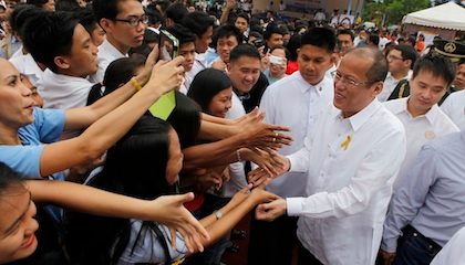 Aquino iri dengan kehidupan cinta Quezon